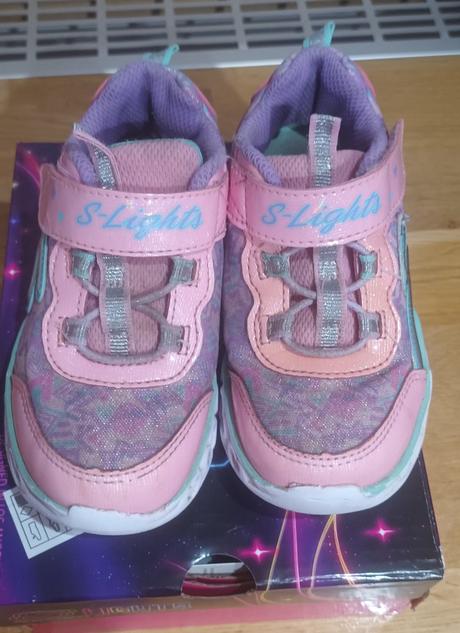 Skechers, skechers,24