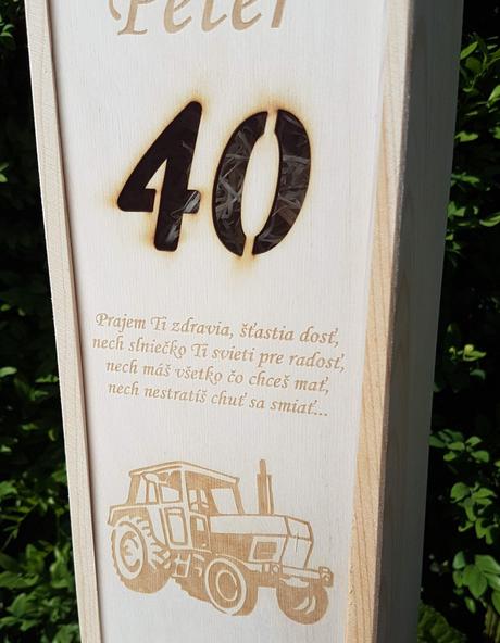 Darček k narodeninám - vínový obal,