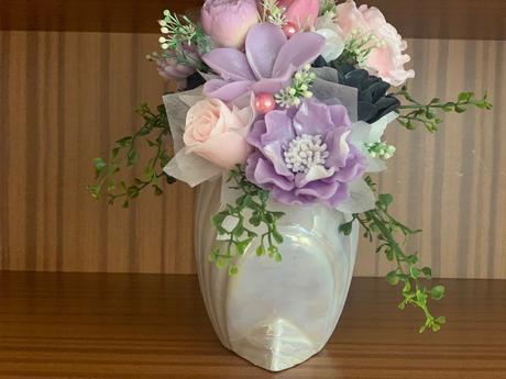 Mydlova kytica v mušli keramika, 