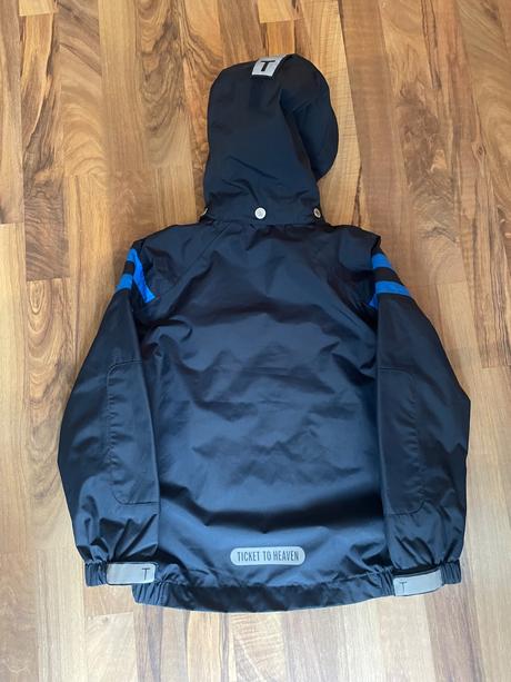 Nepremokavá funkčná vetrovka, 128