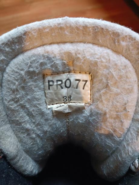 Hokejové korčule, 38