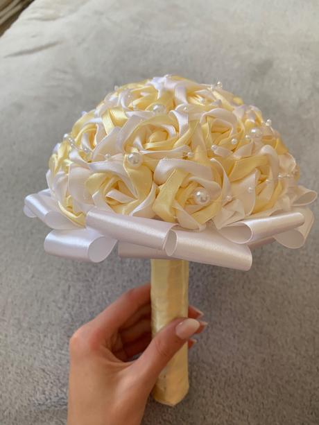 Kytica s perličkami, 