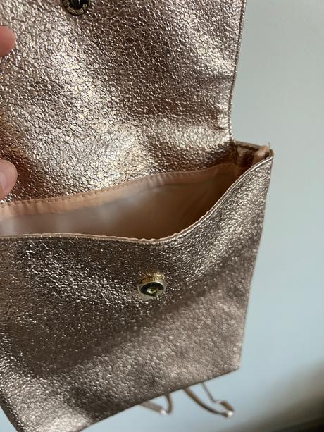 Ružovo zlatý batoh, 