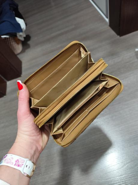 Dámska peňaženka, 