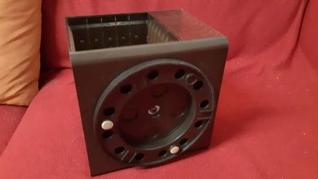 Predám retro stojan na kazety, 