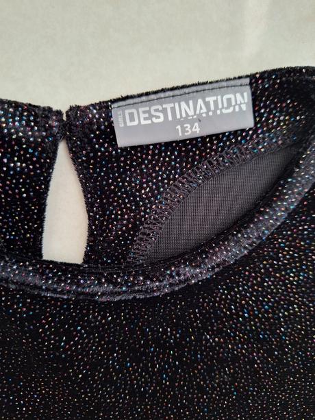 Predam cierne leskle saty, 134