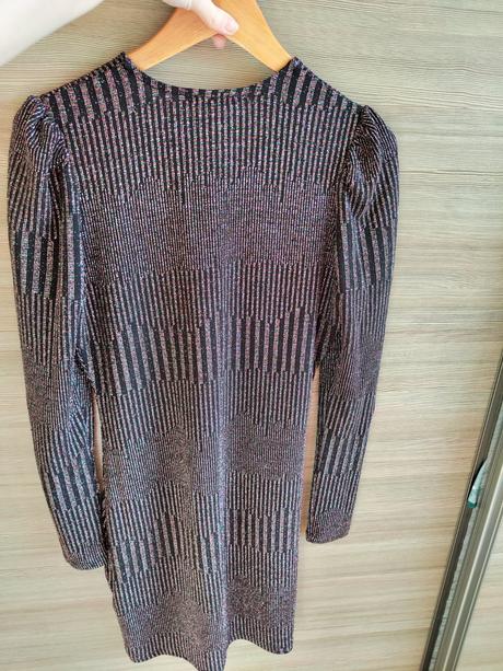 Trblietavé šaty m, reserved,m