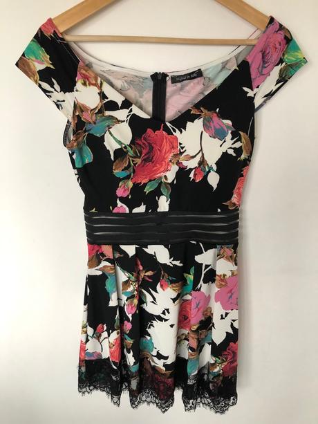 Vystužene šaty 36/38, 38