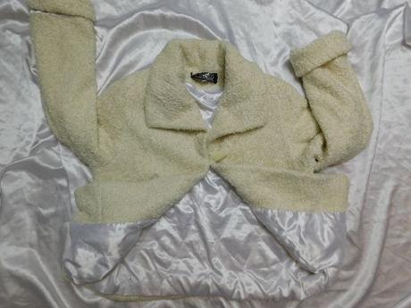 Pekny kratky kabatik, 40