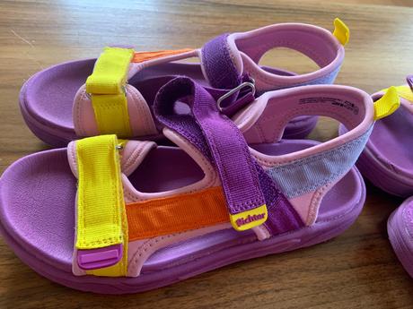 Sandále aj do vody, 33