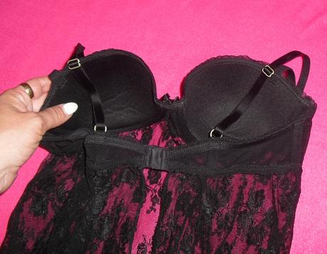 S ciernymi ruzickami kosielka, s