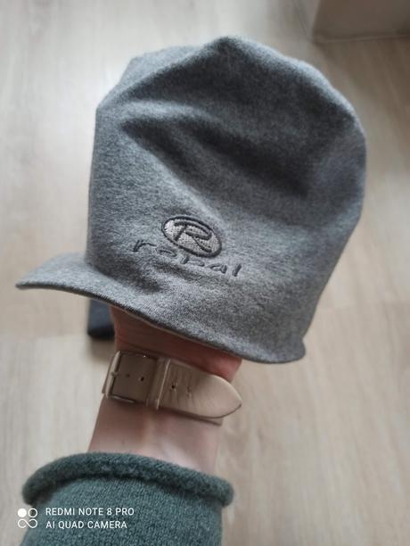 Sivé čiapky, repal,104