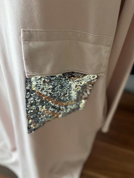 Šaty buď k rifliam alebo ako šaty, l