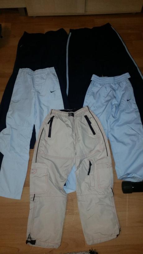 Sustakove nohavice, 122–134