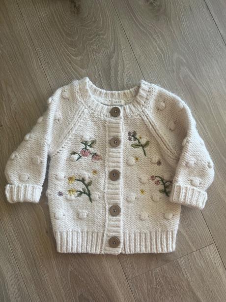 Svetrik na zapinanie, next,74