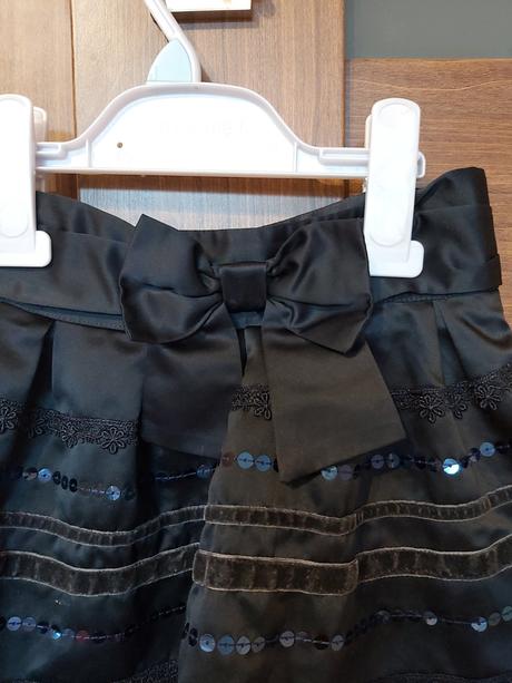 Čierna suknička c.116/122, marks & spencer,122