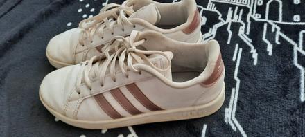 Darujem k nákupu, adidas,36