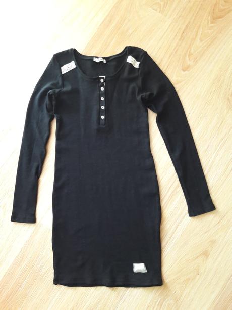 Čierne šaty--s, s