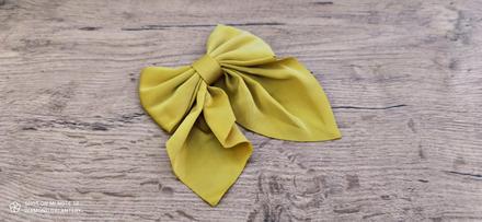 Mašľa do vlasov na sponke - 14 x 11 cm - horčicová, 