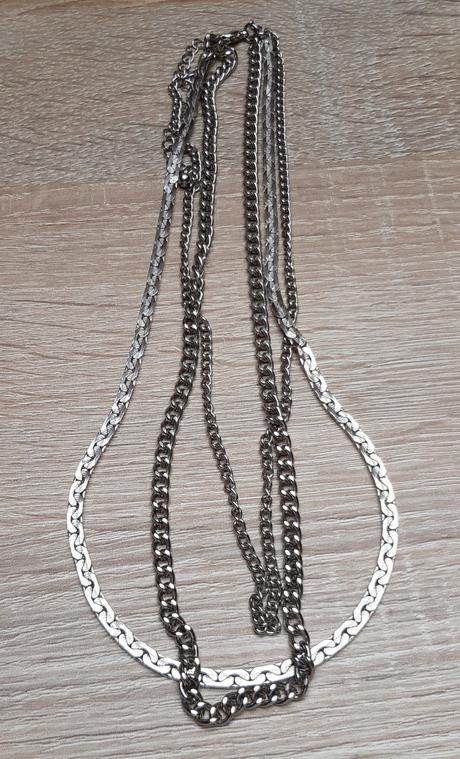 Trojitý reťazový náhrdelník,