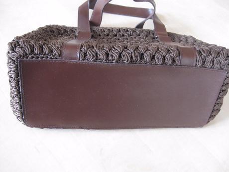 Dámska poloháčkovaná hnedá kabelka do ruky, 