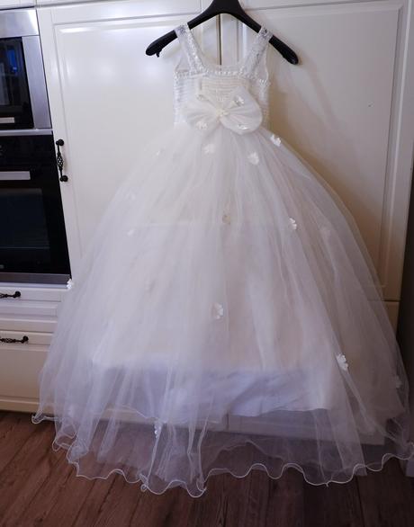 Šaty na sv. prijímanie, 134