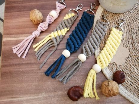 Kľúčenka macrame, 