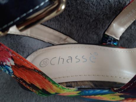 Vysoke a pohodlne chassé, 38