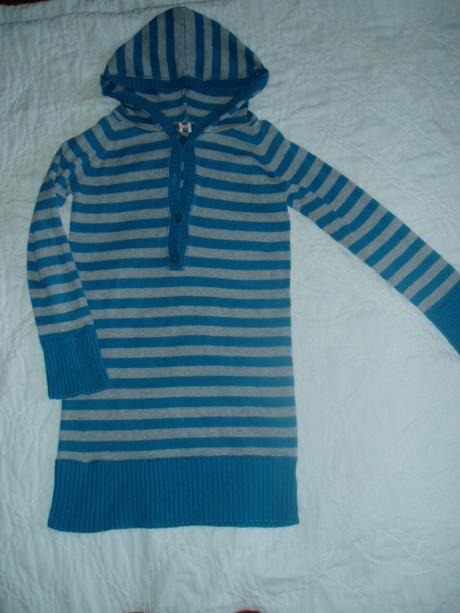 Dlhší svetrík v.152, 152