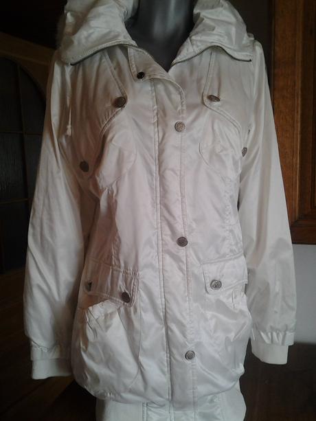 Biela vetrovka, xl