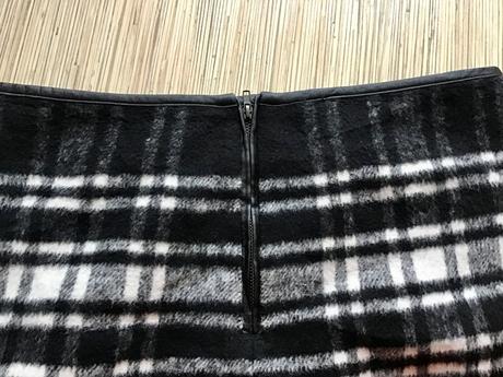 Krasna tepla sukňa s koženkou, new look,40