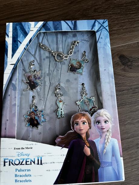 Ladové královstvo- náramok, nažehlovčky, 