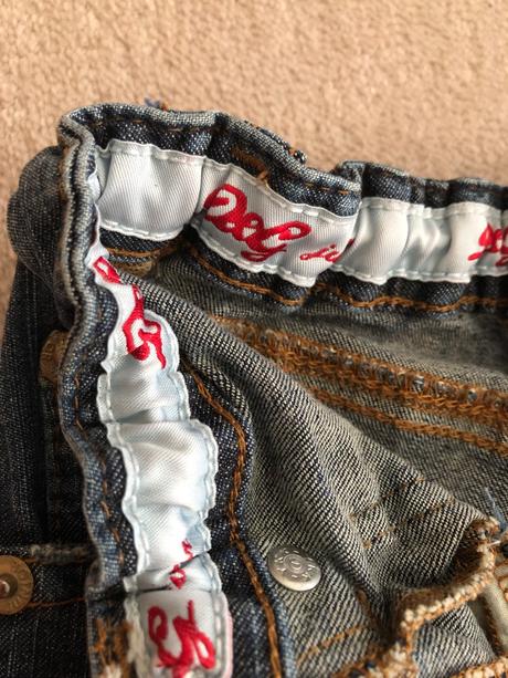 Dolce & gabbana rifle, 104