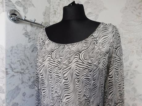 Kvalitne pekne saty na slavnost, 36