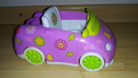 3 babiky s autičkom a doplnkami,