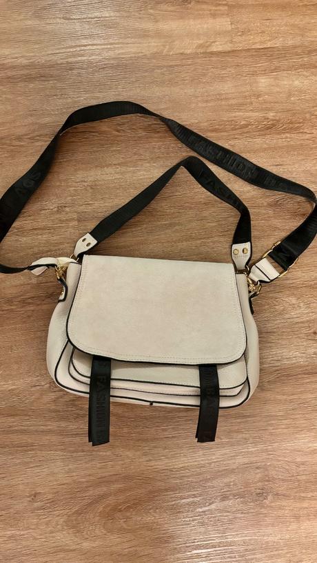 Taška cez plece, 