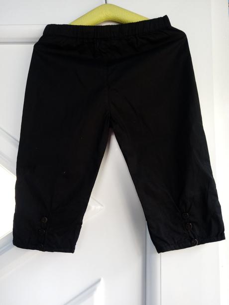 Cierne tenke nohavice, 98