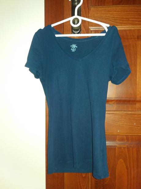 Tmavomodré tričko, bushman,s