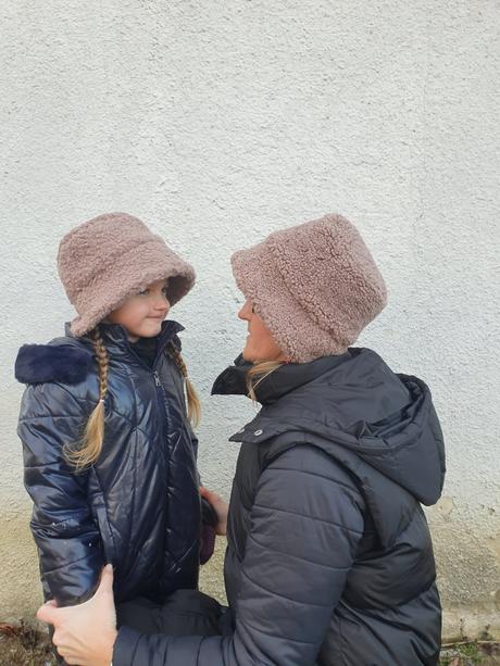 Klobúk, pompdelux,122