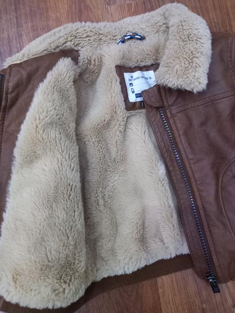 Kožená bundička s kozuskom vnutri, c&a,80