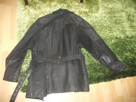 Prava kozena bunda, 38