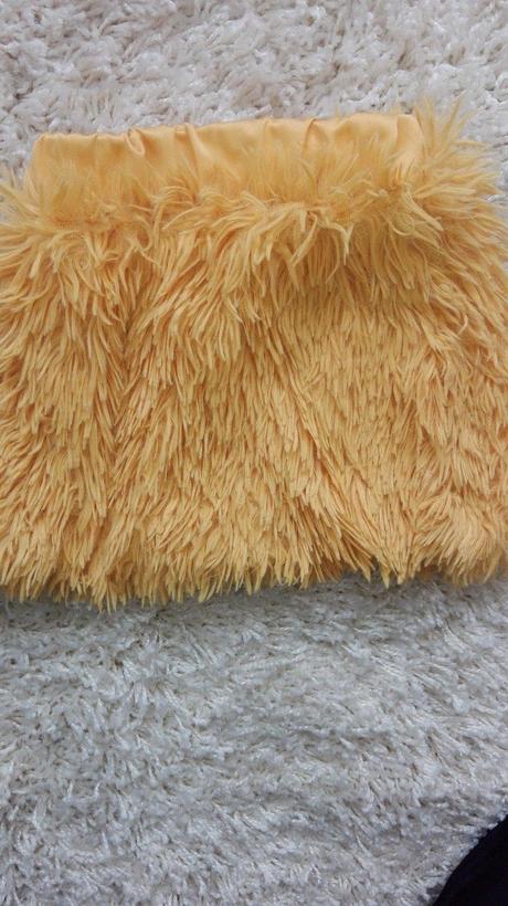 Chlpatá suknička, 92