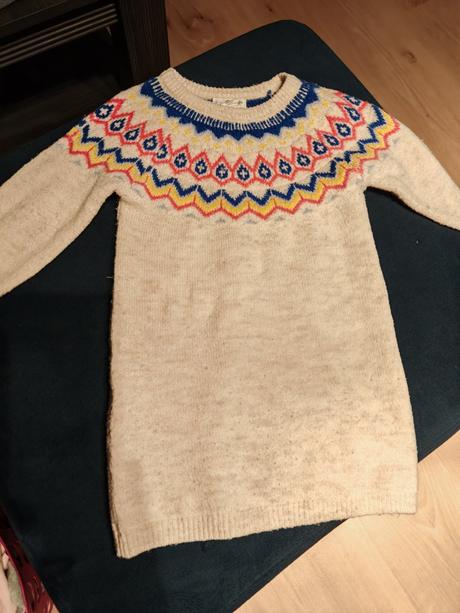 Pulovrikove šaty sadnú od 92 do 104, 104