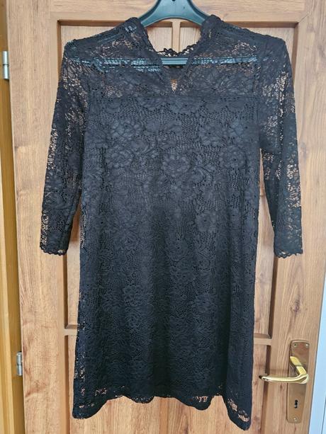 Luxusné krajkové šaty, f&f,36