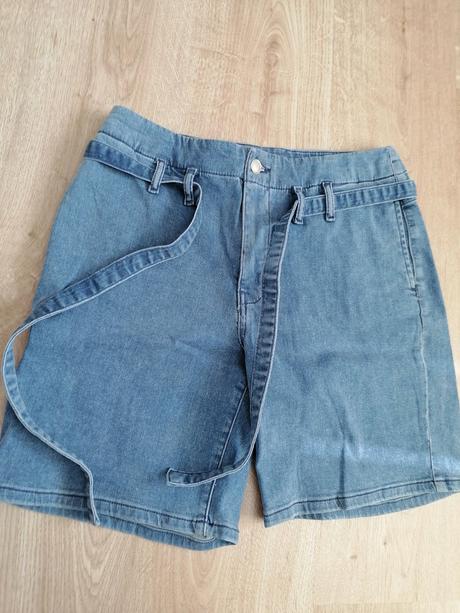 Rifľové šortky s mašľou, bonprix,38