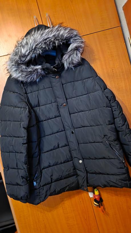 Tepla damska vetrovka48 zn.c&a, c&a,48