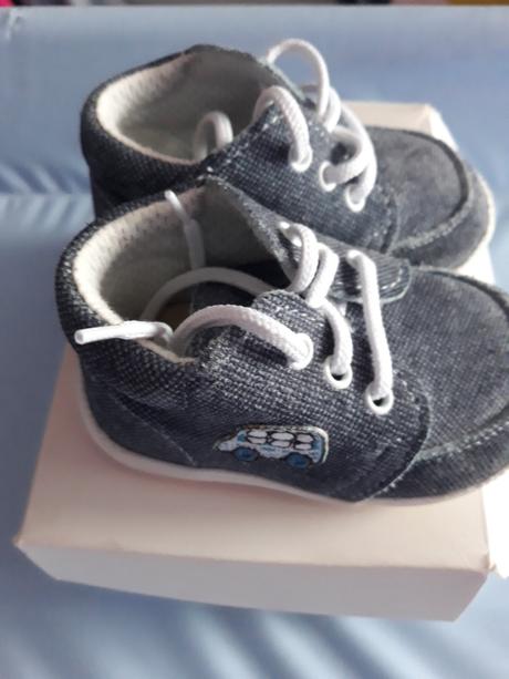 Topanočky, baťa,18