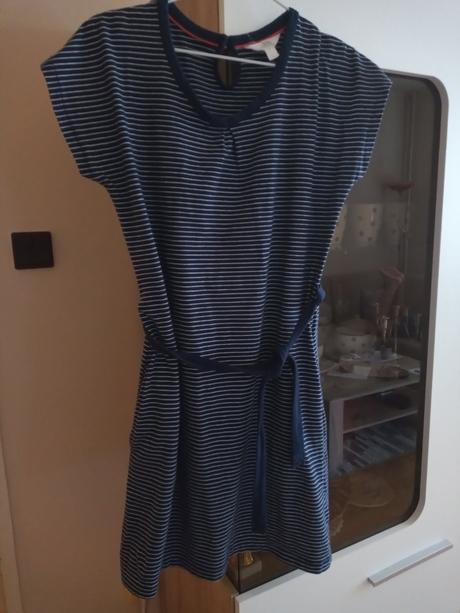 Športové šaty, 38