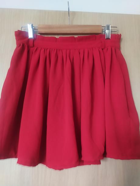 C 55-cervena sukna raz oblecena z vreckami s/m, s