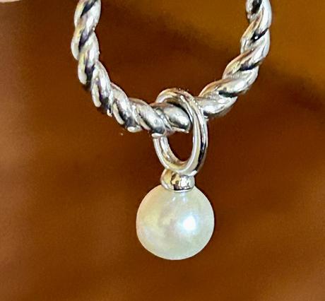 Strieborné náušnice s perlovým príveskom, 